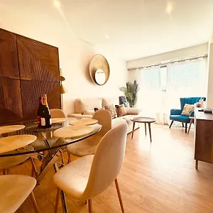  Apartamento Bahia Luxurious Apartment, 3 Double Rooms, Free Parking, Terrace, Brand New